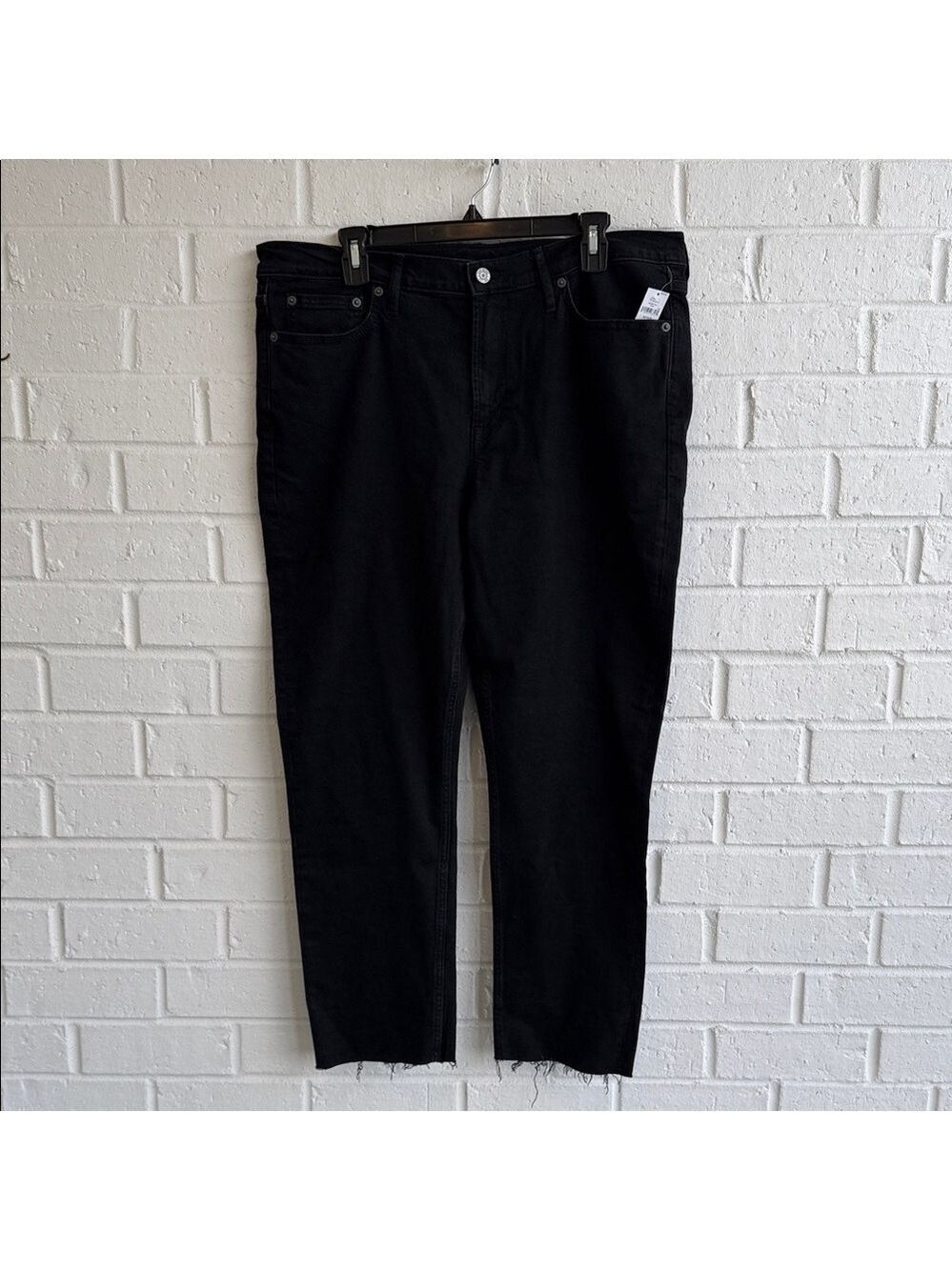 NWT GAP Women's Midnight Black Slim Mid Rise Jeans Size 33/16R 5 Pocket, Raw Hem